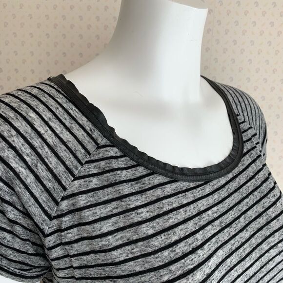 Dorothy Perkins Lightweight Gray Black Pinstripe Cap Sleeve T Shirt sz Small PW2 - Picture 3 of 9